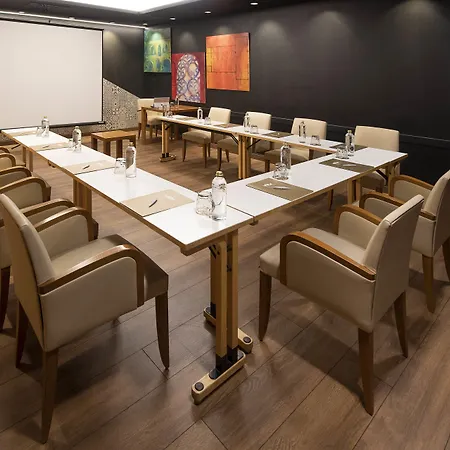 Fruela Hotel 3*